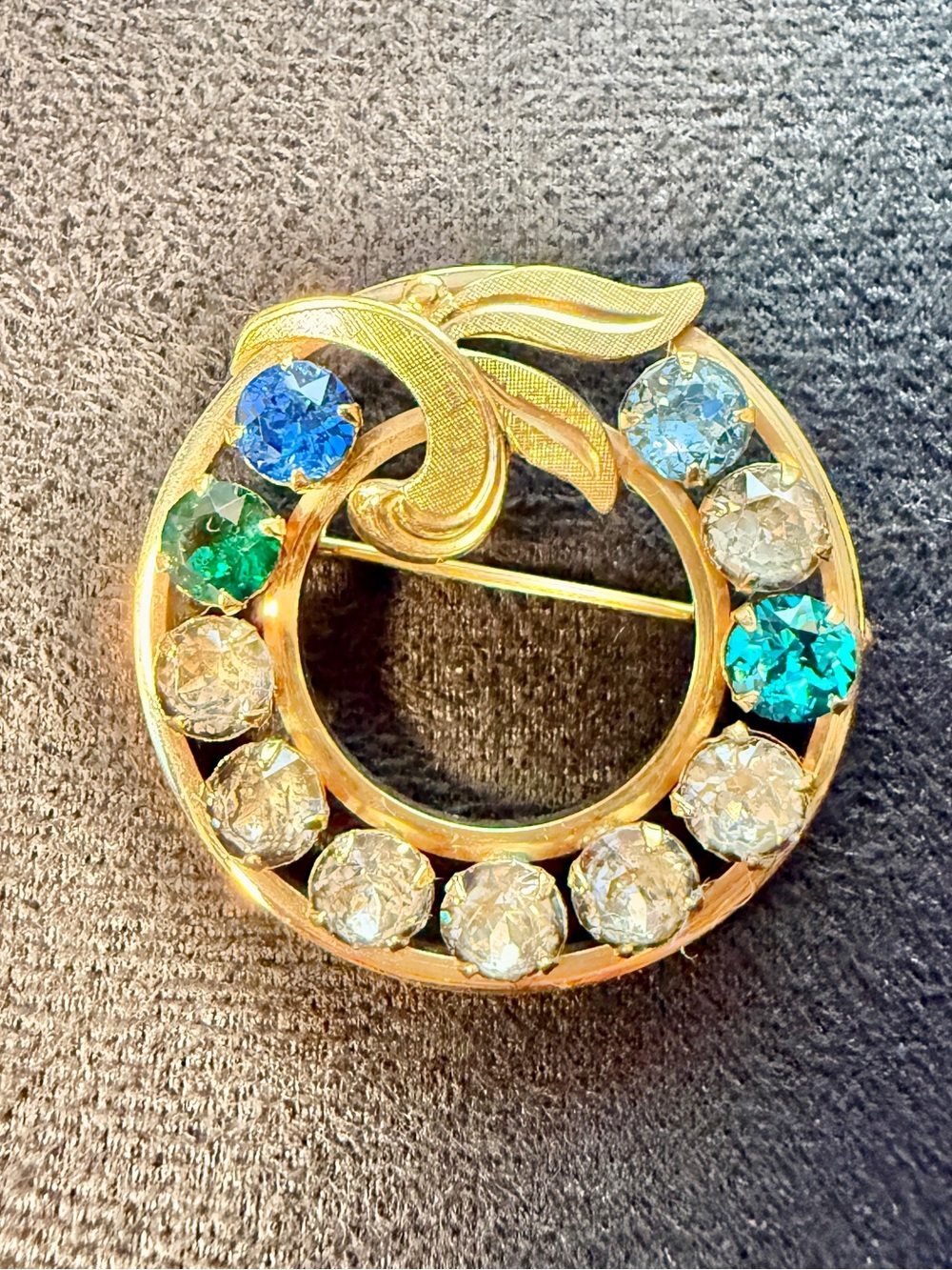 Vintage 1950s Van Dell Gold Filled Rhinestone Wreath Brooch